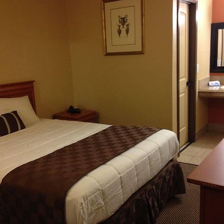 Economy Express Inn Henryetta Exterior foto