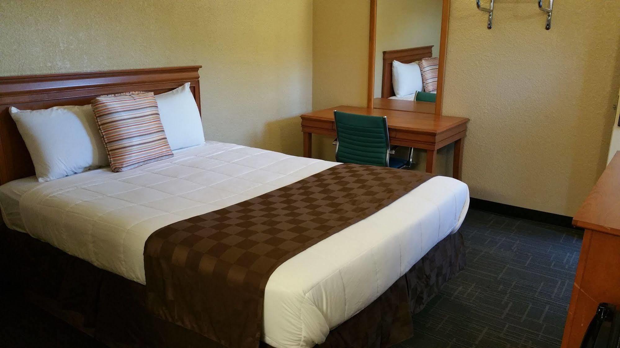 Economy Express Inn Henryetta Exterior foto