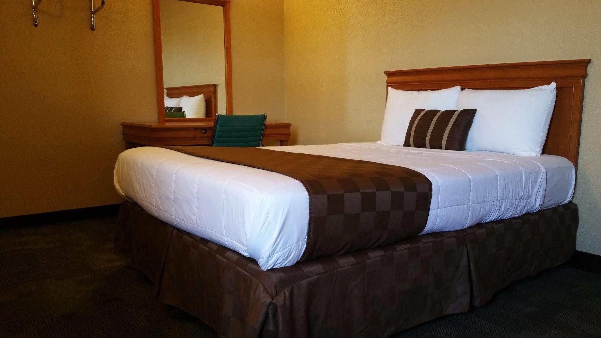 Economy Express Inn Henryetta Exterior foto